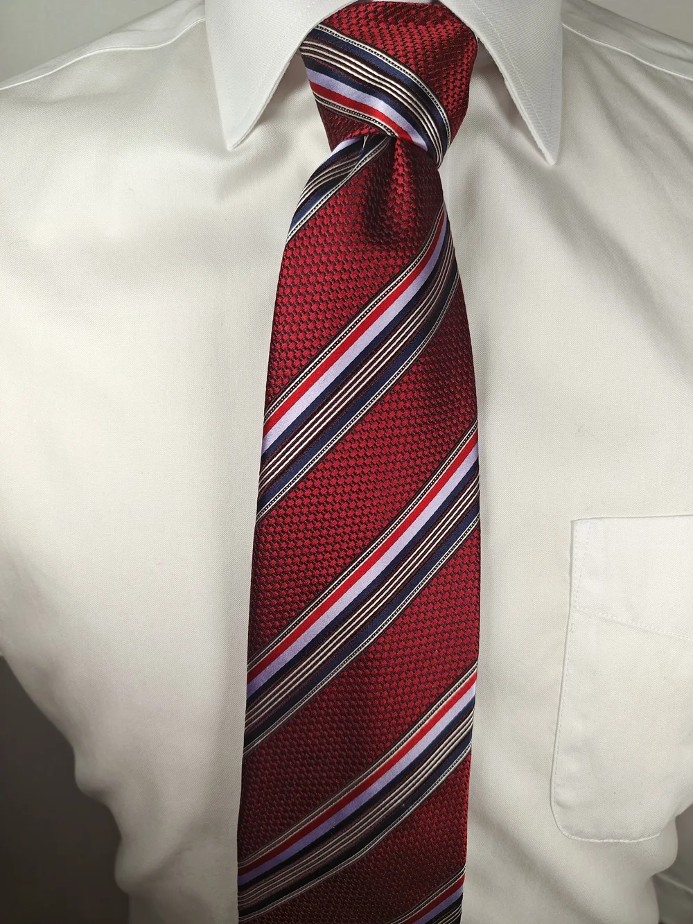 Ermenegildo Zegna Red Navy Striped 100% Silk Jacquard Necktie Made in Italy
